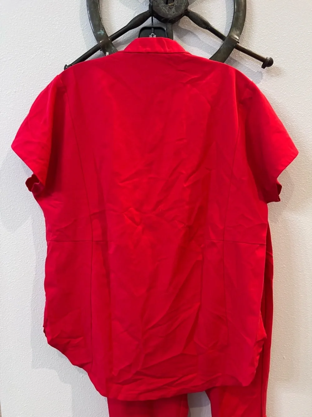 Pop Red FIGS Limited Edition Scrub Matching Set Montex Top Zamora Jogger Pants